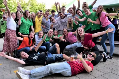 Een groep studenten tijdens een geslaagde introductieweek in Den Bosch